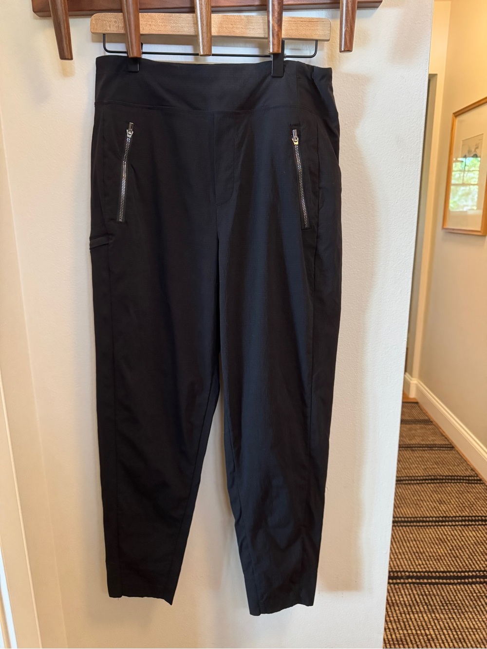 Athleta Trekkie North Jogger, Size 8, Black